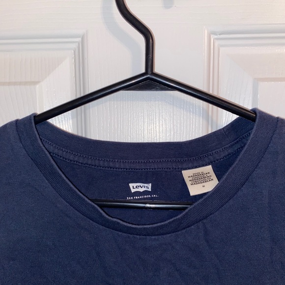 Levi’s Crop Top - Picture 2 of 2